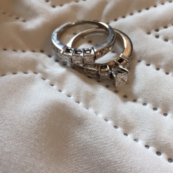 1 1/2 CTW PR 3STN Set Original price $3,599.99 - Picture 3 of 3